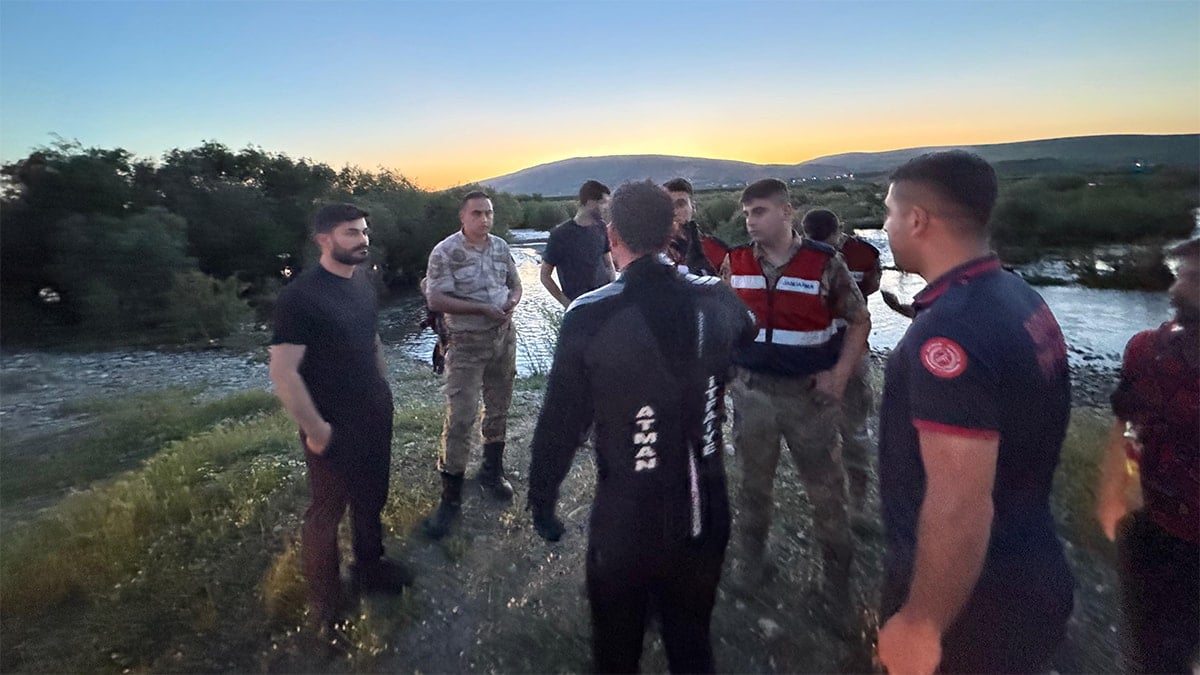 Piknikte mahsur kalan 25 kişi itfaiye ekipleri kurtardı