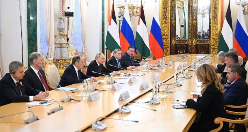 Putin, Filistin Devlet Başkanı Abbas ile görüştü