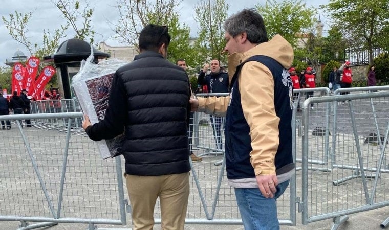 Sağanak, barikatlar ve yasaklar 1 Mayıs kutlamalarına engel olamadı!