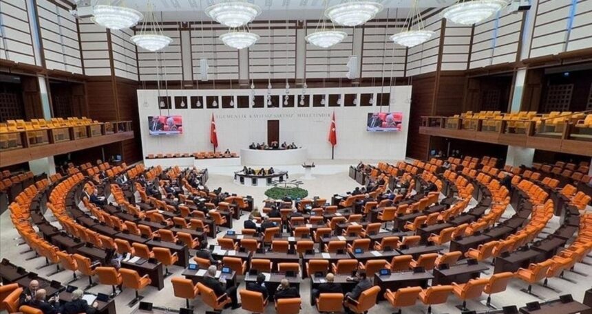 Saray’a yakın kalemden dikkat çeken istifa kulisi