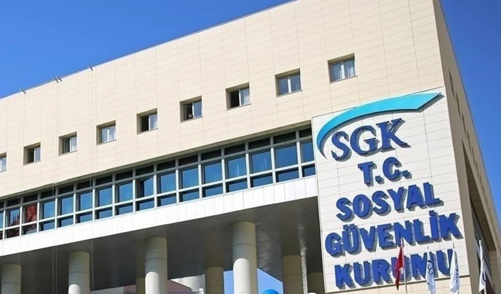 SGK resmen açıkladı: Yıpranma payı kaldırıldı, yüzlerce mesleğin emeklilik süresi uzayacak