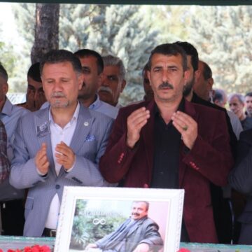 Sırrı Süreyya Önder için Diyarbakır’da gıyabi cenaze namazı kılındı