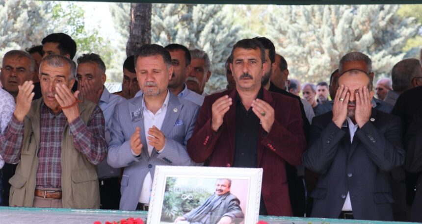 Sırrı Süreyya Önder için Diyarbakır’da gıyabi cenaze namazı kılındı