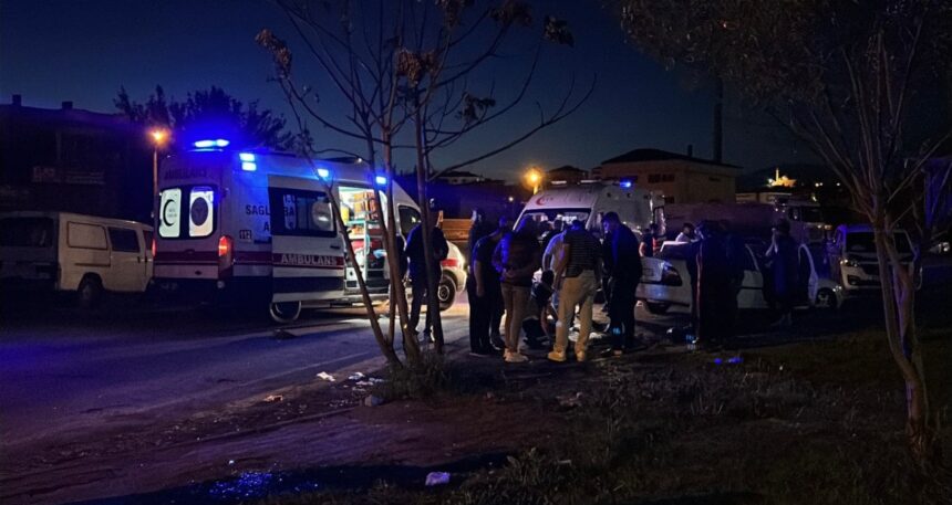 Sivas’ta sokak üzerinde iki grup arasında kanlı kavga: 4 kişi yaralandı