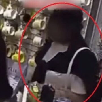 Takıcıdan bin liralık hırsızlık yaptılar