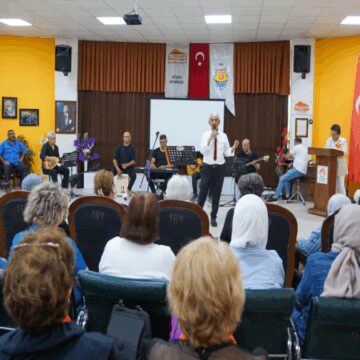 Tarsus’ta bahar şenliği yoğun ilgi gördü