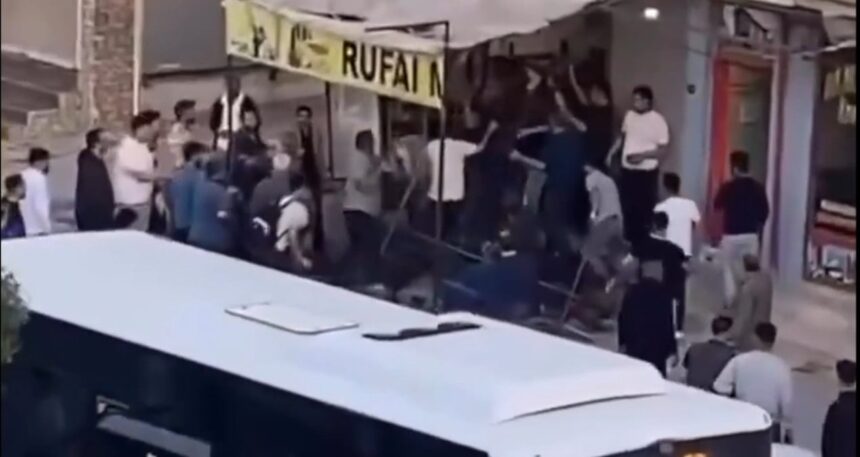 Tekmeli sopalı kavga çıktı Şanlıurfa karıştı!