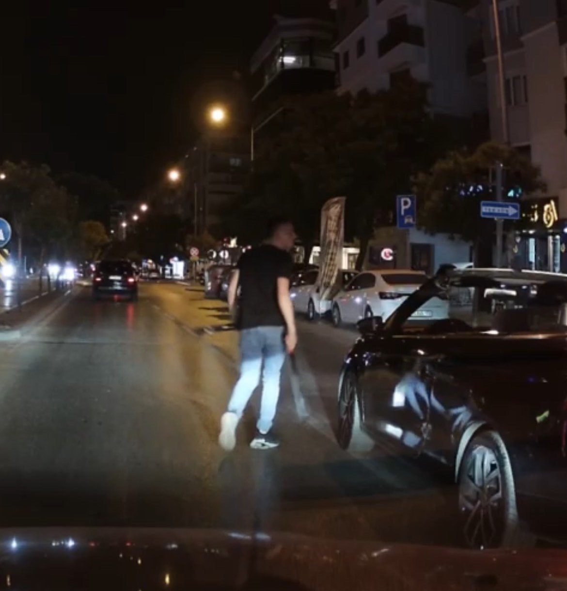 Trafikte tartıştı döner bıçağıyla saldırdı!