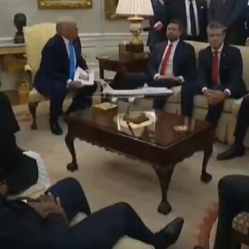 Trump’ı çıldırtan soru! Gazeteciyi salondan kovdu