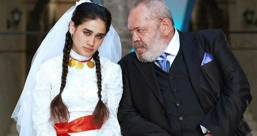 Türk oyuncu ABD’de saldırıya uğradı: Kaburgaları kırıldı, akciğeri söndü