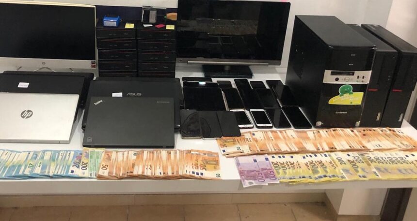 Türkiye’de çağrı merkezi kurup, yurt dışındaki yabancıları dolandırdılar