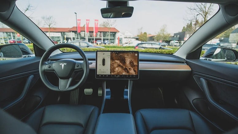 Türkler 2 dakikada tüm stokları tüketti, Tesla'dan zorunlu açıklama geldi