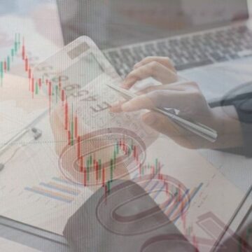 Ünlü ekonomist paylaştı: Türklerin yurt dışına yatırımı tarihi zirvede