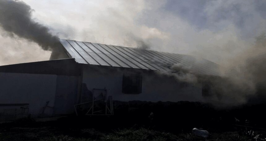 Yayla evinde çıkan yangında 4 kişi dumandan etkilendi
