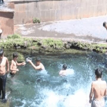 Yaz geldi çocukların tehlikeli eğlencesi başladı