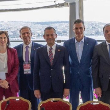Yeni Akit’ten skandal Mansur Yavaş manşeti!