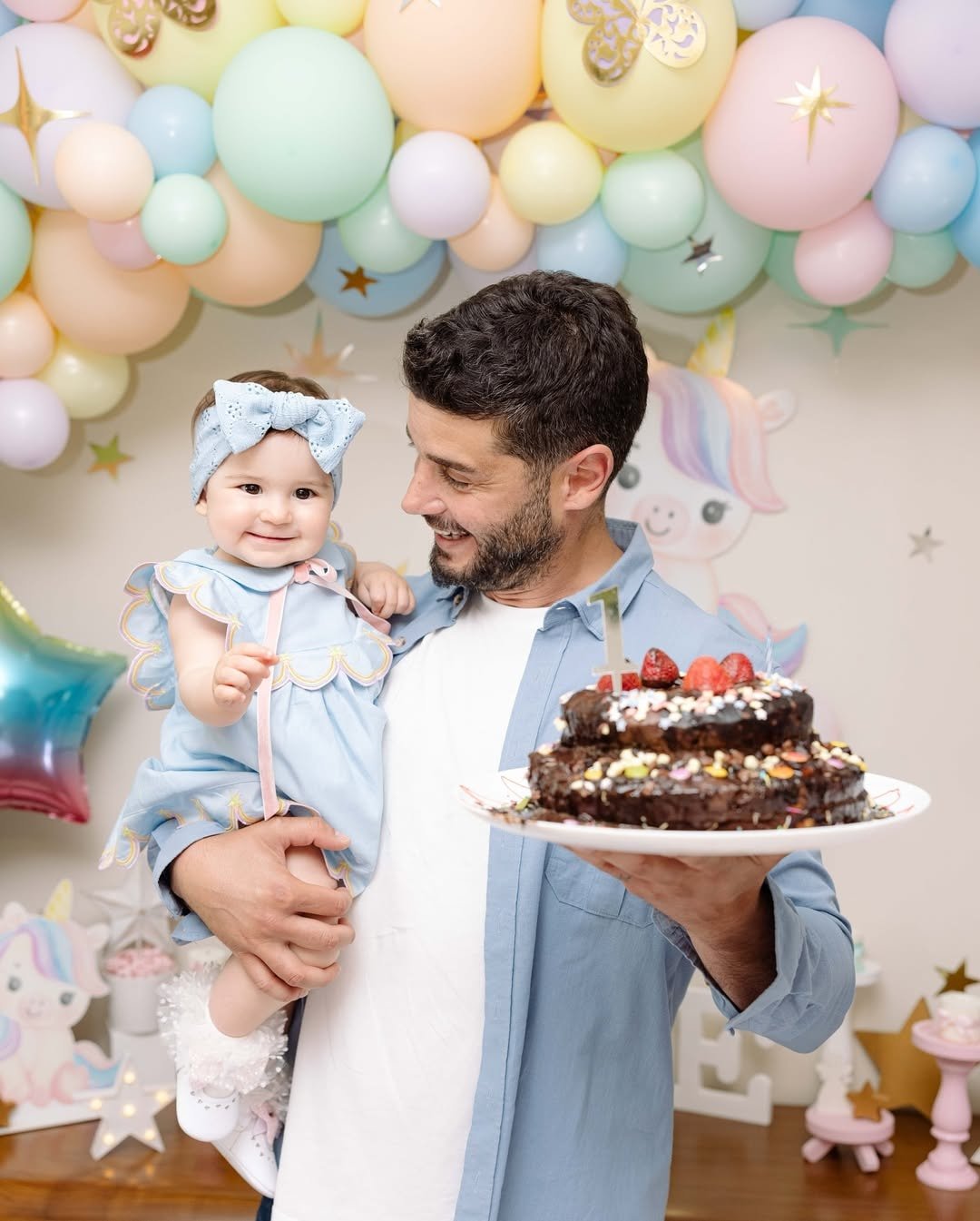 Yıldız Çağrı Atiksoy kızının yüzünü ilk kez paylaştı