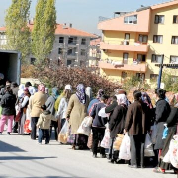 ‘Yoksulluğun, ekonomik krizin nedeni Erdoğan’