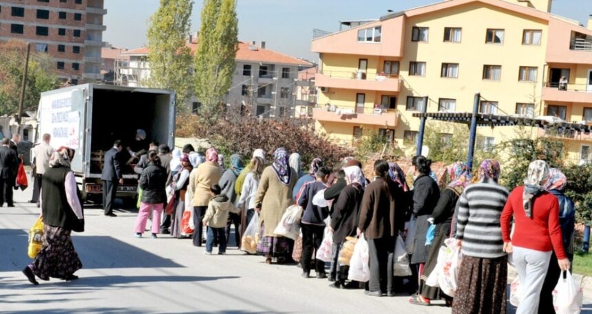 ‘Yoksulluğun, ekonomik krizin nedeni Erdoğan’