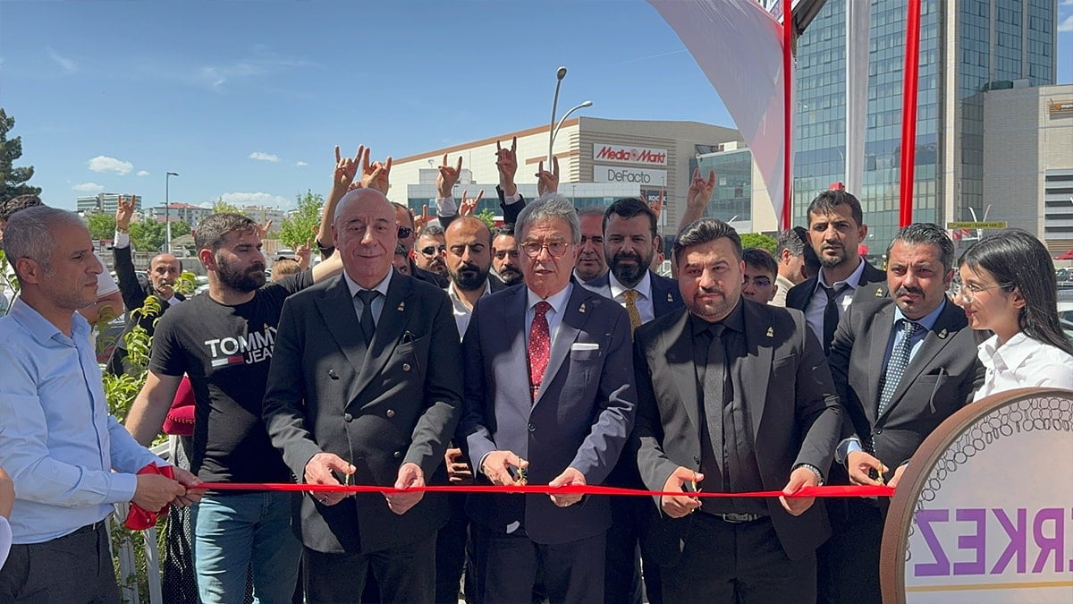 Zafer Partili Şehirlioğlu'ndan Diyarbakır'da konuştu: Bizim için Diyarbakır neyse Edirne de odur