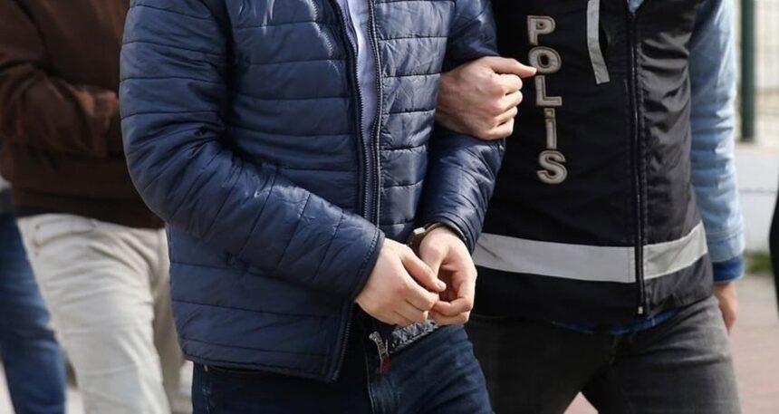 11 adrese FETÖ baskını: 11 kişi gözaltında