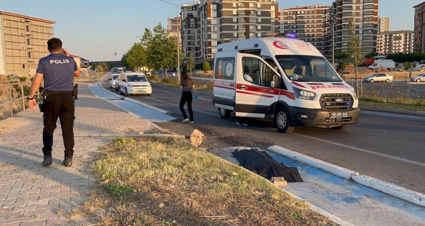 14 yaşındaki motosiklet sürücüsü yön levhasına çarpıp hayatını kaybetti