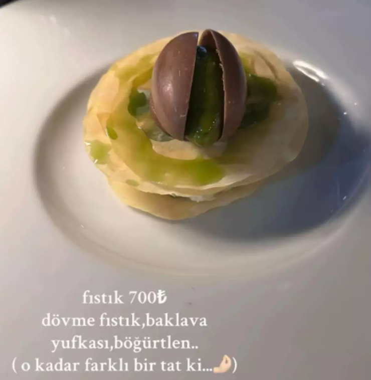 2 tane yaprak sarması sosyal medyayı ikiye böldü! Mehmet Yalçınkaya'nın restoranındaki fiyatlar gündem oldu