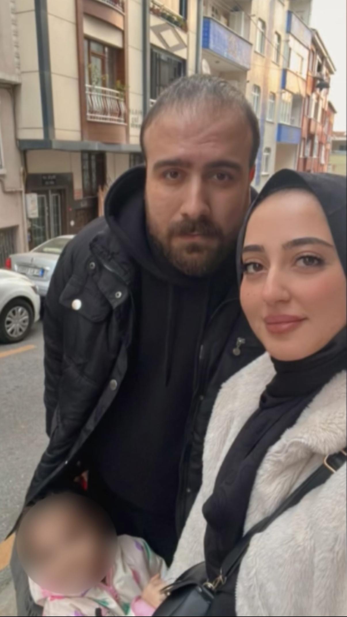 4 yaşındaki yeğenini umursamadı! Kaldırım taşıyla dehşet saçtı