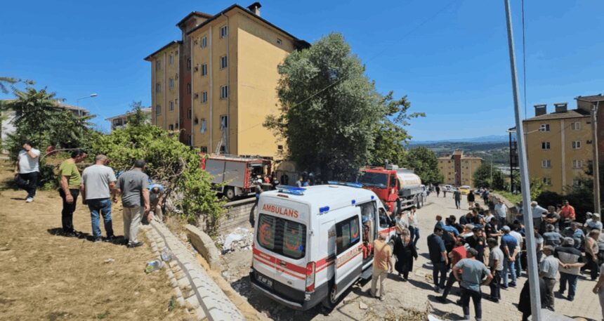 5-katli-binada-patlama-1i-agir-5-kisi-yaralandi-zevrdsyS.jpg 5 katlı binada patlama! 1’i ağır 5 kişi yaralandı