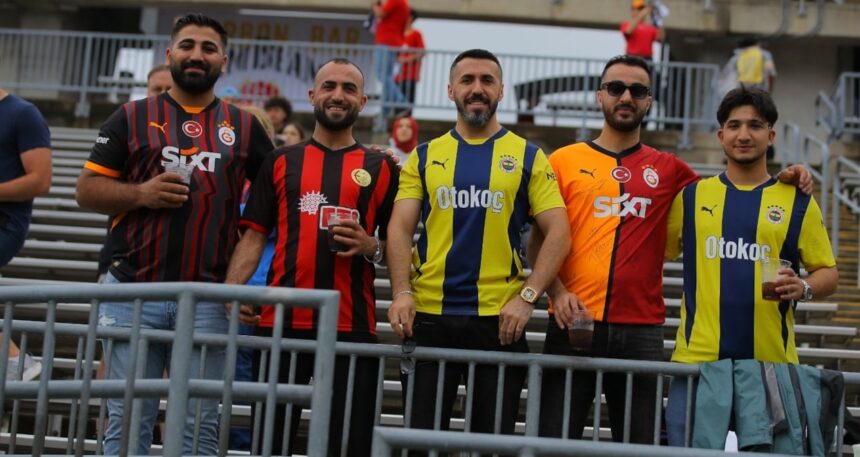 abddeki-turkler-milli-maca-akin-etti-upwRB1m9.jpg ABD’deki Türkler, milli maça akın etti
