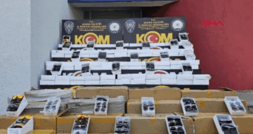 adanada-14-milyonluk-kacak-telefon-ve-gozluk-yakalandi-sQgkFqWt.jpg Adana’da 14 milyonluk kaçak telefon ve gözlük yakalandı