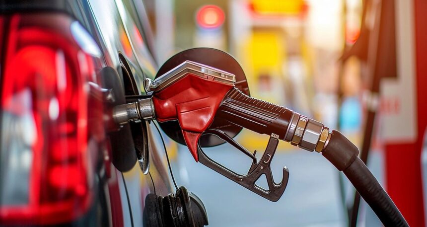 Akaryakıtta füze etkisi: Bu gece motorine ve benzine zam geliyor!