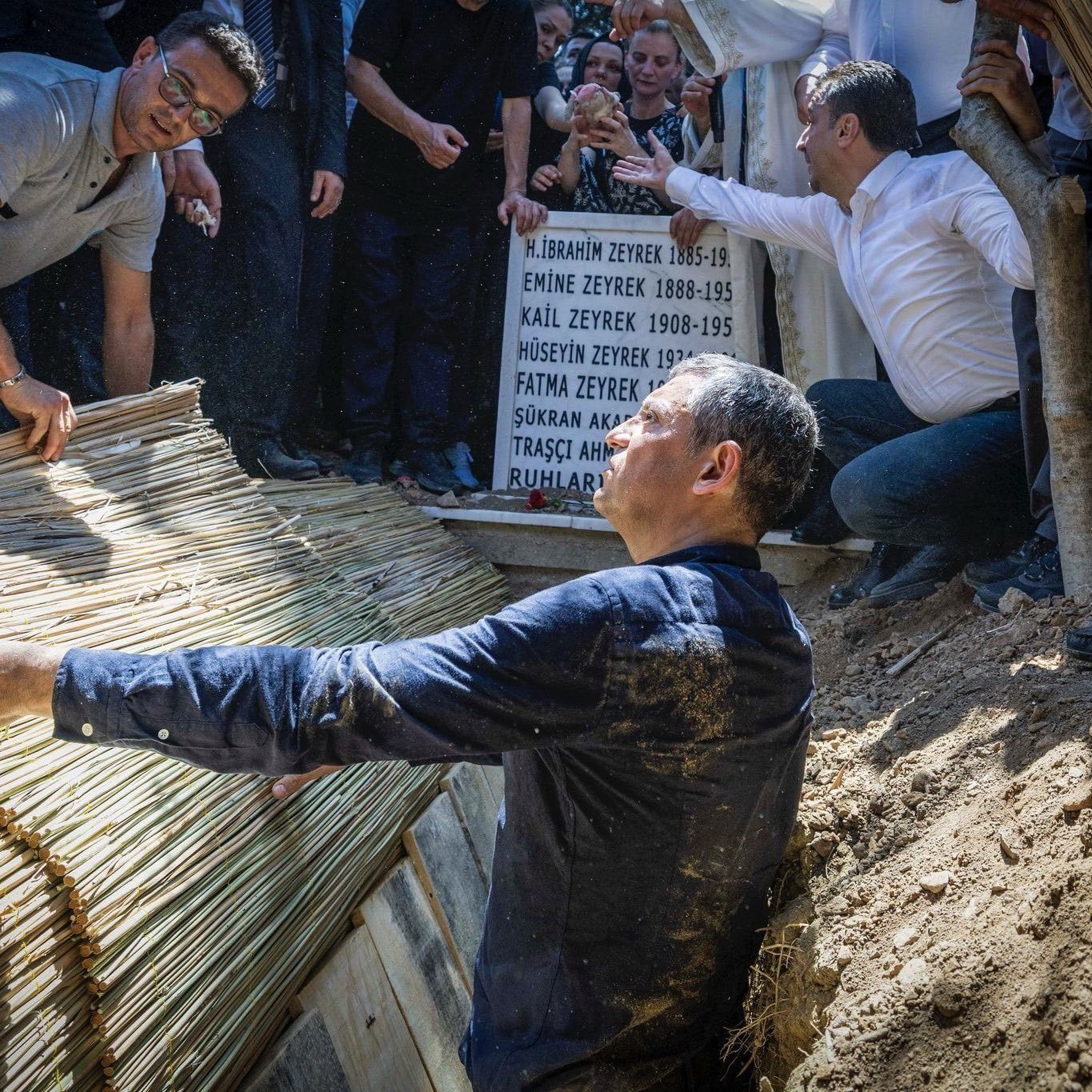 AKP'li isimden Özgür Özel'e övgü dolu sözler