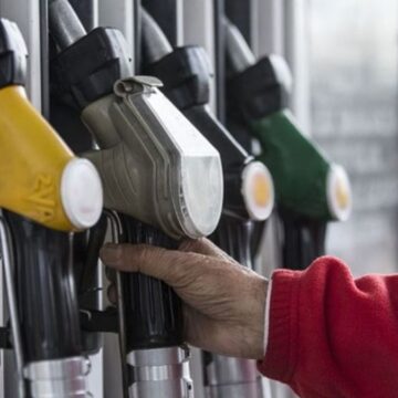 akpli-vekil-turkiyede-benzin-ucuz-wXA7KI6r.jpg AKP’li vekil: Türkiye’de benzin ucuz