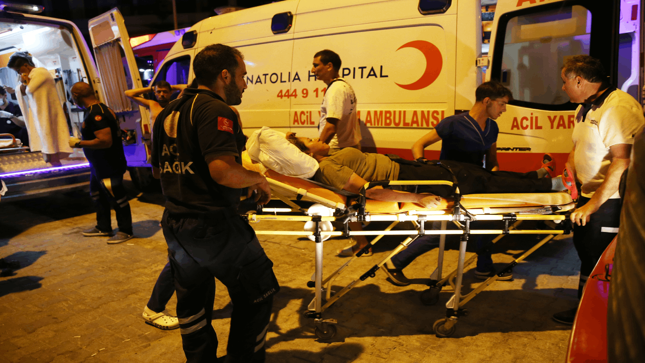 Alanya'daki 5 yıldızlı otelde yangın: 622 turist zor kaçtı