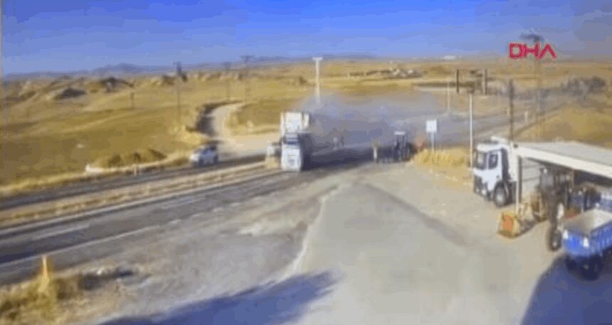 Alev alan kamyon, akaryakıt istasyonuna girdi!