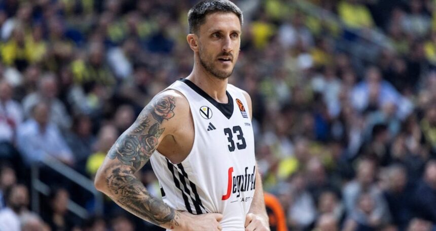 Anadolu Efes ve Fenerbahçe’nin eski oyuncusundan kötü haber
