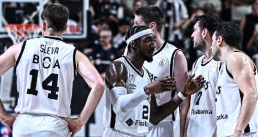 Anadolu Efes’i yenen Beşiktaş finalde