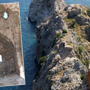 Antalya’daki tarihi kilisede skandal görüntüler