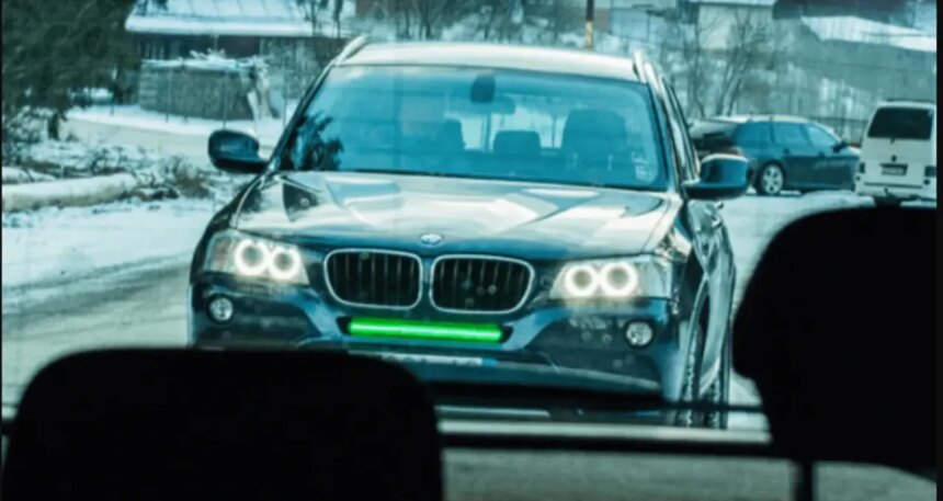 Araçların önüne yeşil fren lambası geliyor