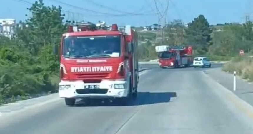 Arnavutköy’de depo yangını