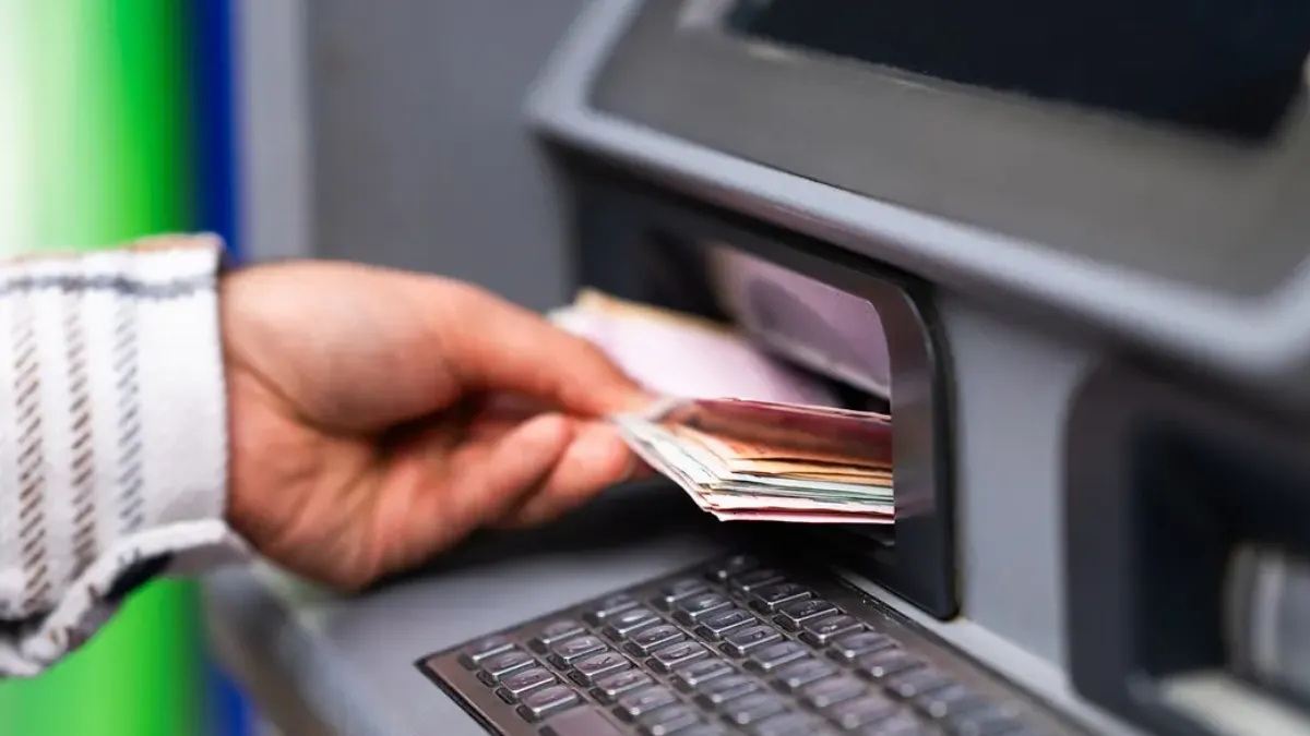 ATM'lerden para çekerken o tuşa basmayı sakın unutmayın! İşte dolandırıcılara karşı hayat kurtaran 2 yöntem