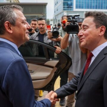 Babacan’dan Özgür Özel’e geçmiş olsun telefonu