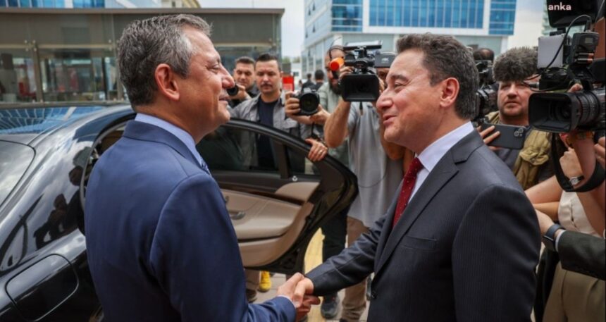 Babacan’dan Özgür Özel’e geçmiş olsun telefonu