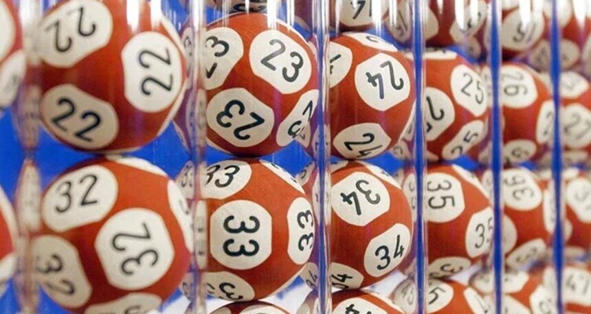 Babasının hediye ettiği piyango biletiyle 780 milyon kazandı