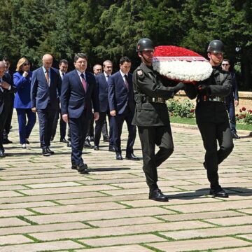 Bakan Tunç ve HSK üyeleri Anıtkabir’i ziyaret etti