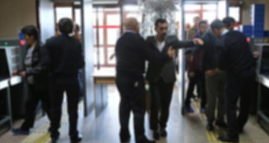 Bakanın ziyareti öncesi hareketli dakikalar: Tabancayla yakalandı
