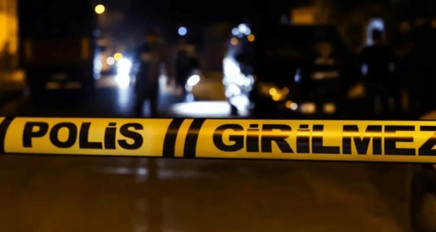 bir-kardesini-oldurdu-diger-kardesi-ve-kendi-oglunu-yaraladi-DL49fyPA.jpg Bir kardeşini öldürdü diğer kardeşi ve kendi oğlunu yaraladı