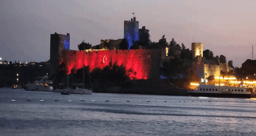 Bodrum Kalesi’nde jandarma için hayran bırakan manzara