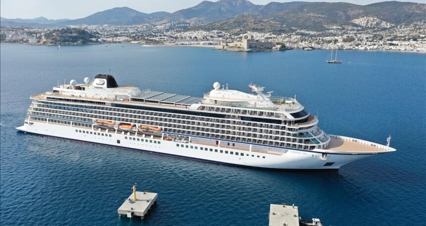 Bodrum’a iki kruvaziyerle 2 bin 935 yolcu geldi